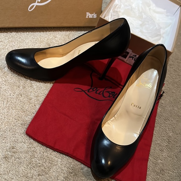 Beautiful Christian louboutin heels - Picture 1 of 9